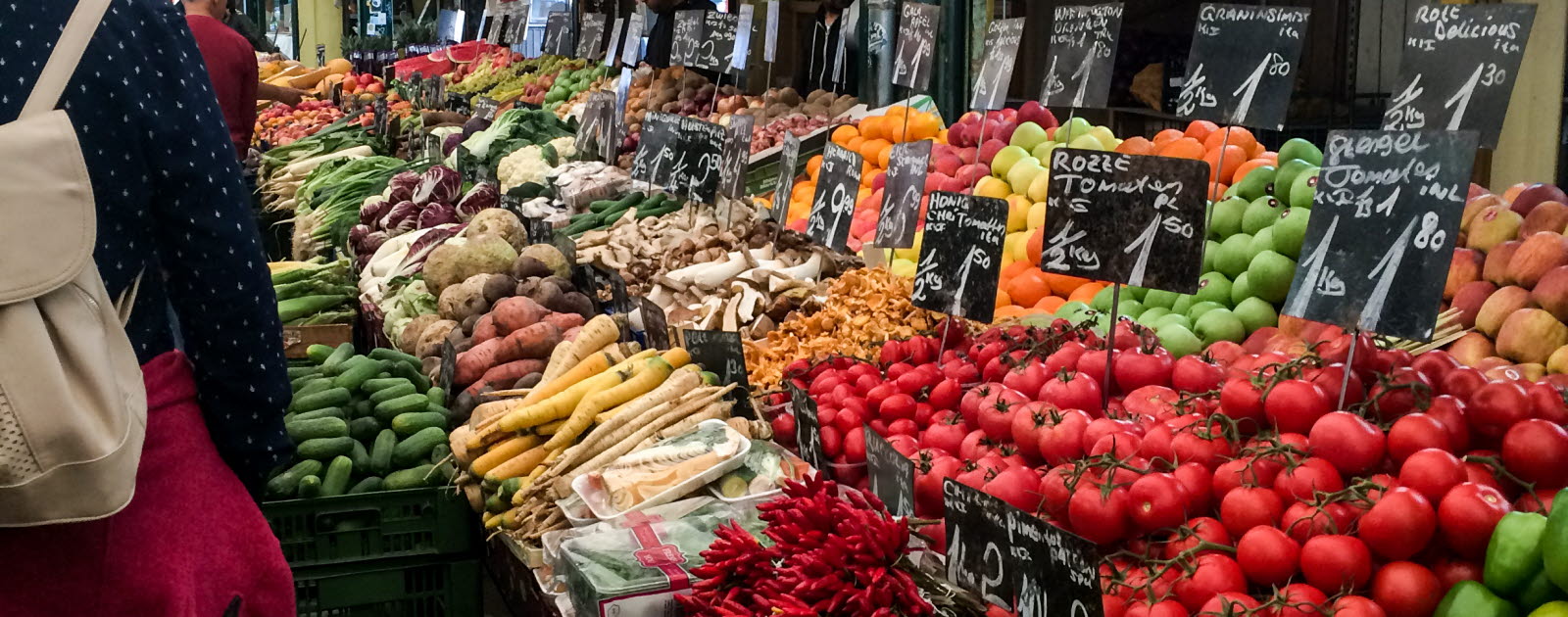 Grönsaker på marknad i Wien