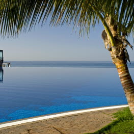 Endless pool facing the ocean at Gran canaria