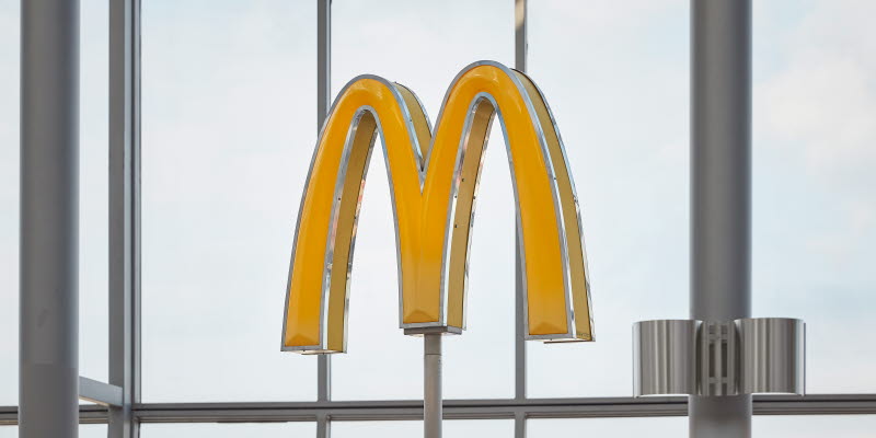 McDonalds Arlanda M-skylt stor