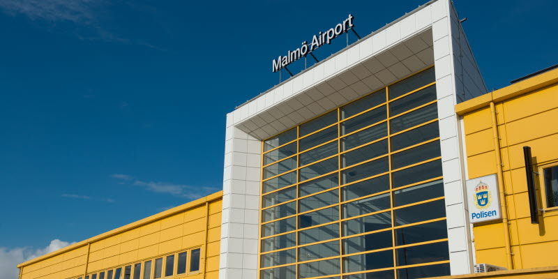 Gul fasad Malmö Airport