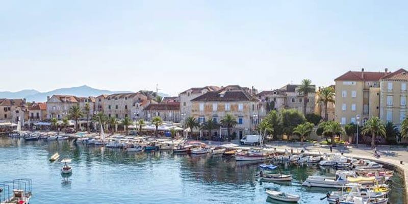 Hamnen i Supetar på ön Brac utanför Split.