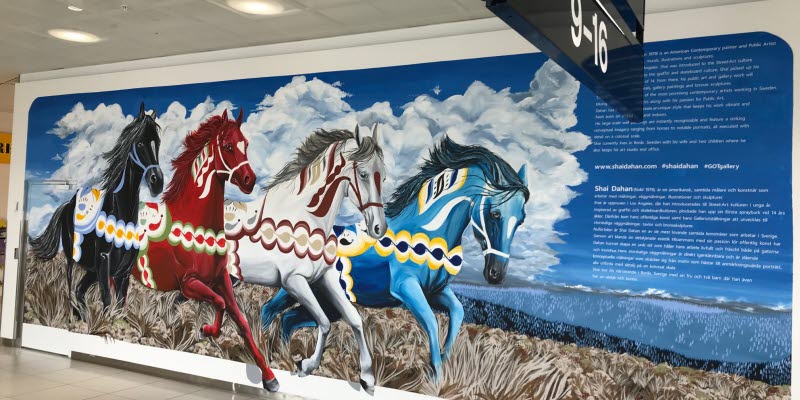 Mural painting representing Dalahorses on Landvetter