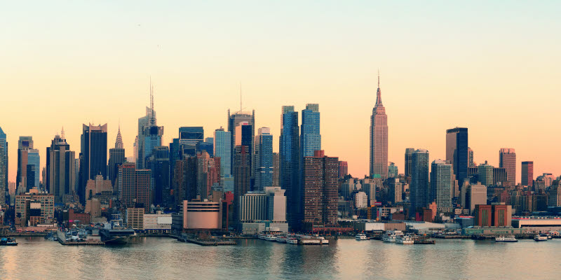 New York City Midtown Manhattan i solnedgång skyline panoramautsikt över Hudson River