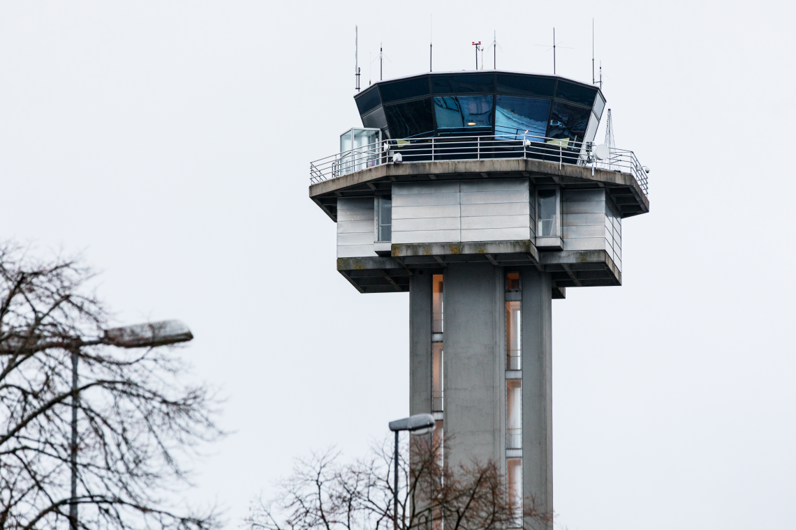 Närbild på Landvetters flygledartorn.