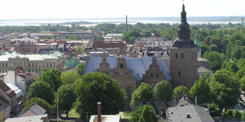 Vy över Kristianstad med kyrkan