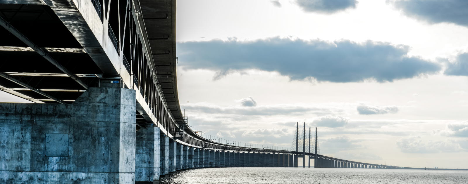 Öresundsbron connects Sweden to Denmark and the European continent. The bridge was finished in 2000 and is 15 km long. It is both a bridge and a tunnel and carries both motor and railway traffic.