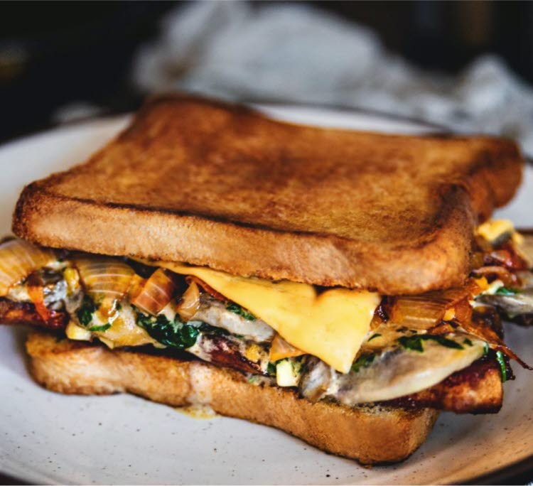 Toast with vegetables and cheese