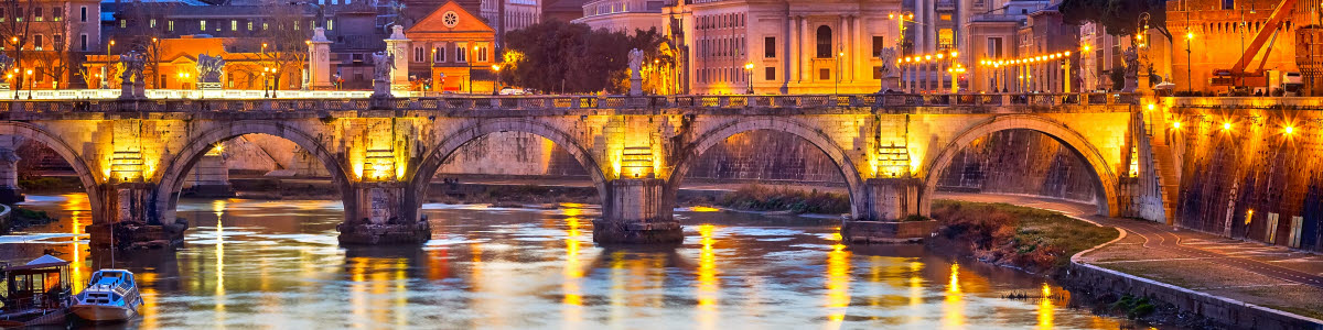 Stadsvy i Rom i solnedgång