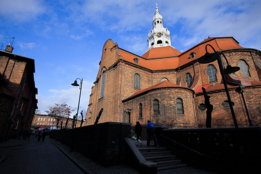 Tegelröd kyrka i Katowice, Polen